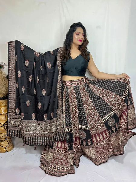 Black Color Digital Printed with Mirror Work Navratri Chaniya Choli