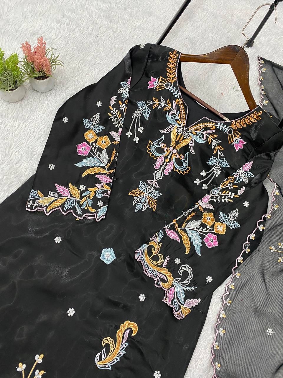 Black Floral Embroidered Kurta Pant with Dupatta