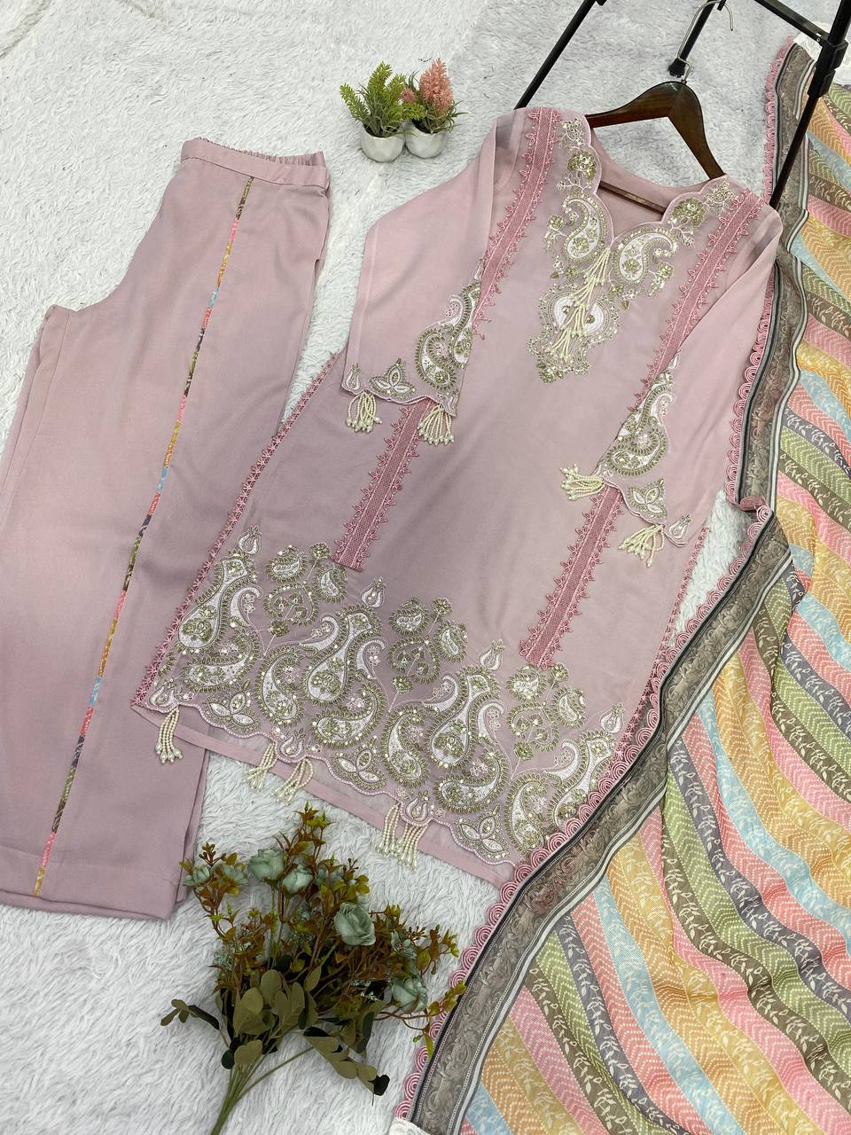 Dusty Pink Sequins Embroidered Pakistani Kurta Set